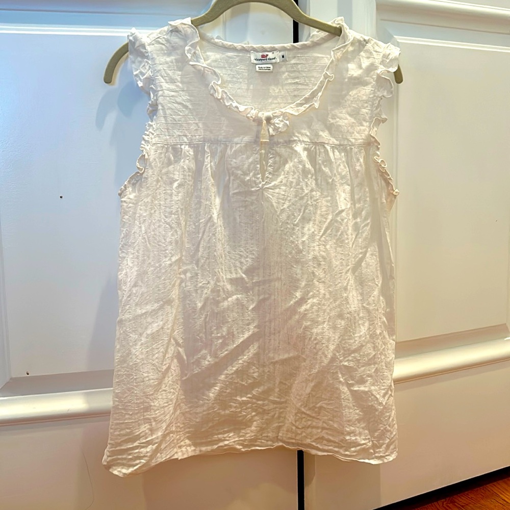 White with subtle stripe vineyard vines shirt
